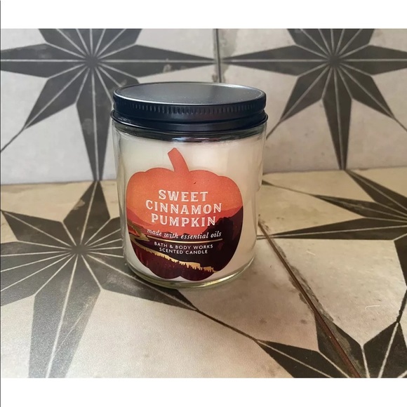 BATH AND BODY WORKS~LOT 0F 2~SINGLE WICK CANDLES~SWEET CIN. PUMPKIN, LEAVES~NEW - Picture 2 of 6